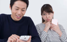 浮気調査を即日・当日で依頼するのはNG！理由と4つのリスクを解説