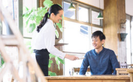 浮気のきっかけ16選｜始まりは職場や喧嘩など身近に潜んでる